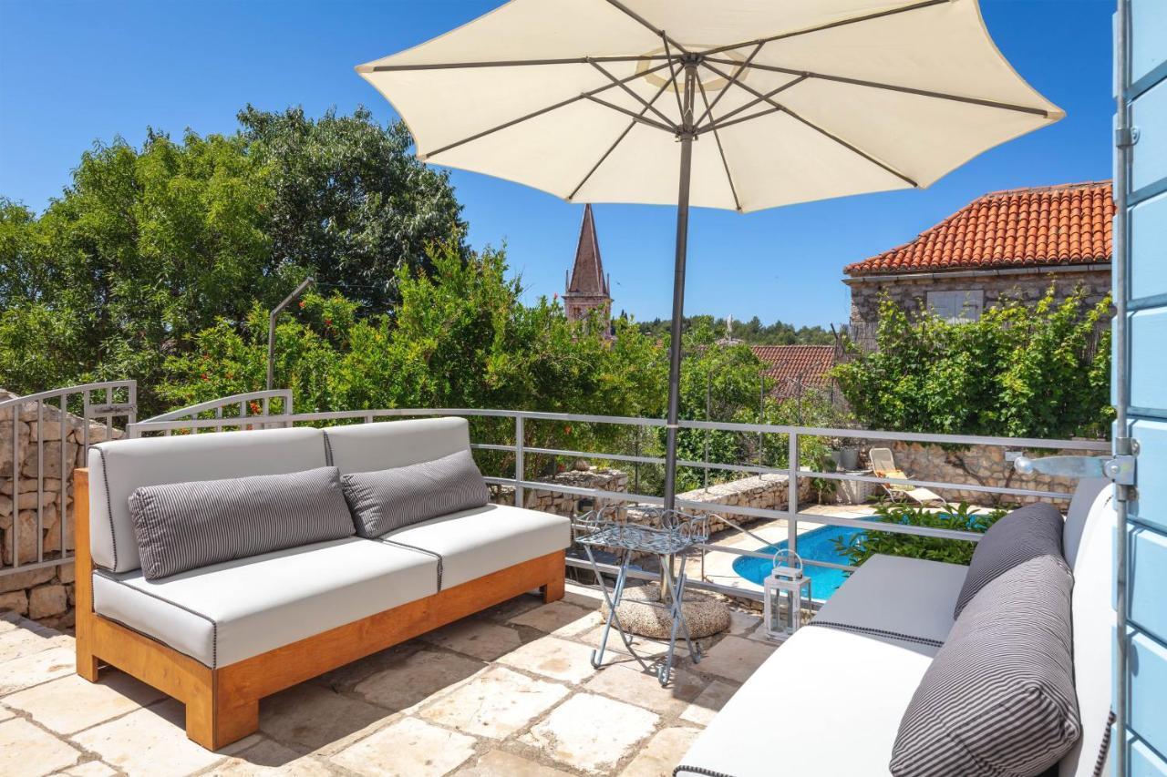 Villa Vicina Heritage Villa For 9,Milna - Close To Restaurants And Shops エクステリア 写真