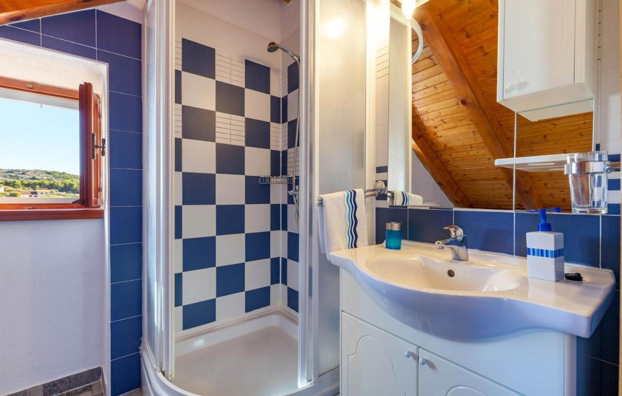Villa Vicina Heritage Villa For 9,Milna - Close To Restaurants And Shops エクステリア 写真